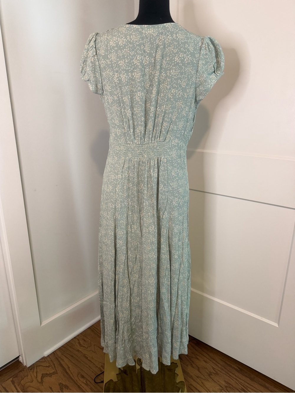 In Loom - Button Front Sage Floral Midi Dress - Picture 2 of 8